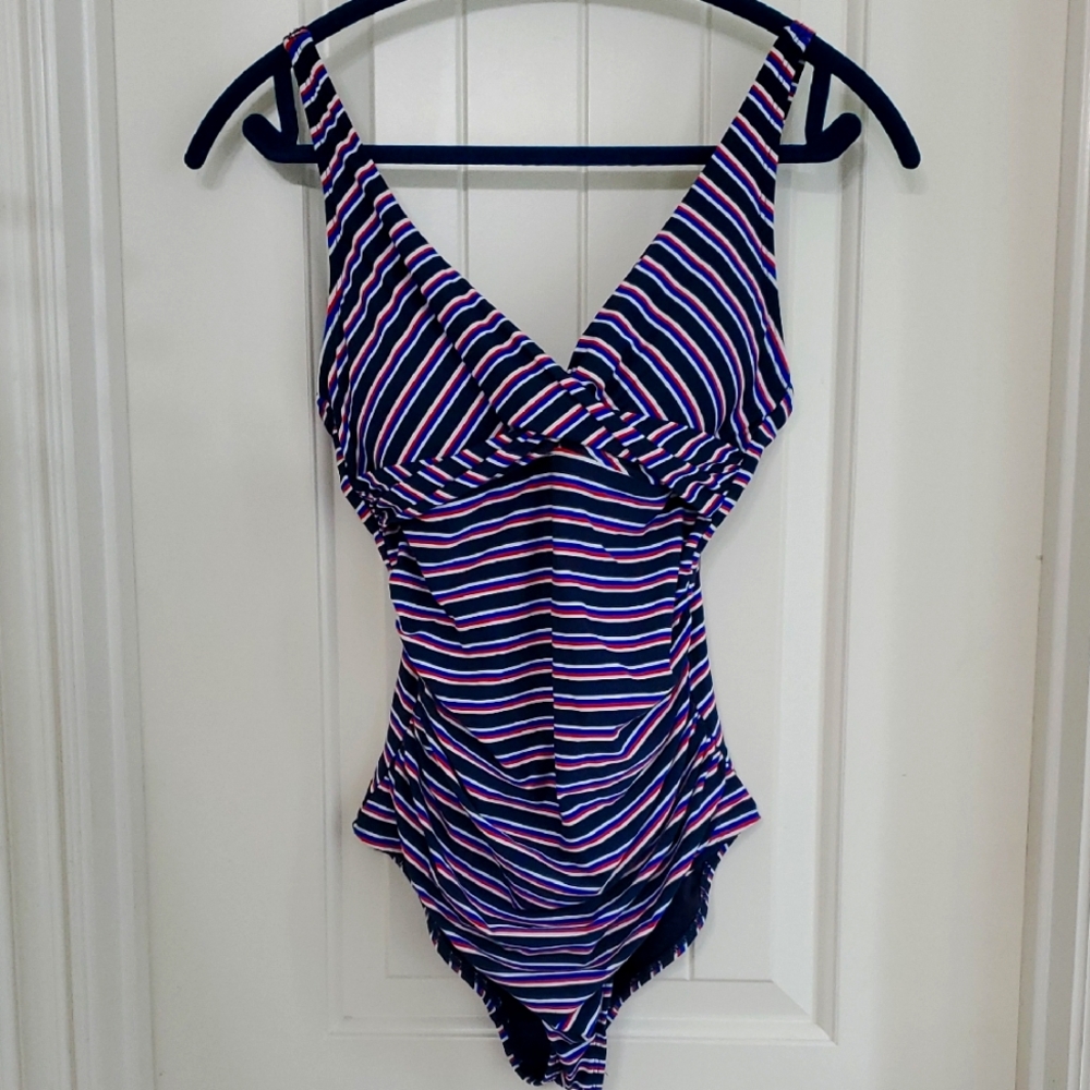Nip Tuck Tummy-control Striped One-Piece, Ruched Swimsuit, size 6